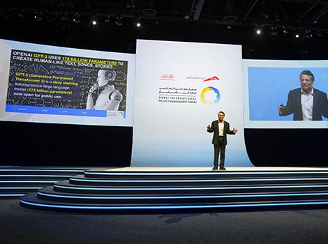 an image during the sessions of the 8th DIPMF