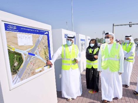 صورة الطاير خلال تفقده سير العمل في المشروع