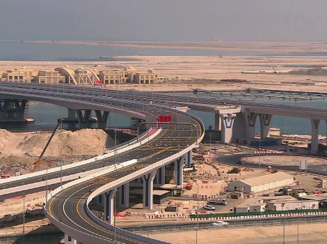an image of Bridges leading to Deira Islands provide smooth traffic flow