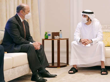 Article image of Hamdan bin Mohammed attends signing of agreement to operate self-driving taxis and ride-hailing services