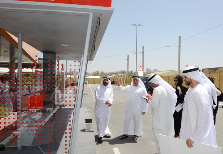 Al Tayer inspecting the solar-powered station