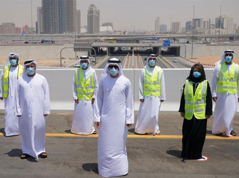 an image of Hamdan bin Mohammed reviewing the progress of work on Dubai-Al Ain Road Improvement Project with HE Mattart Mohammed Al Tayer 
