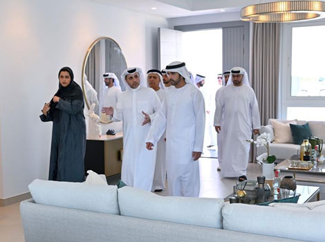 Image for Hamdan bin Mohammed reviews progress of a housing project for citizens in Al Khawaneej 2